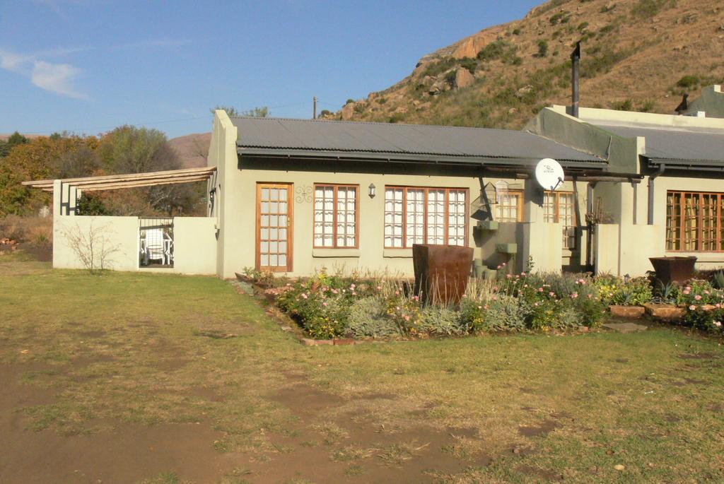 Aspen Guest House Clarens Esterno foto